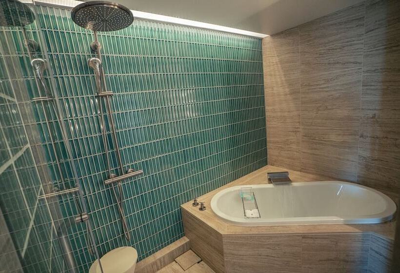 带城市景观的套间, The Aoyama Grand