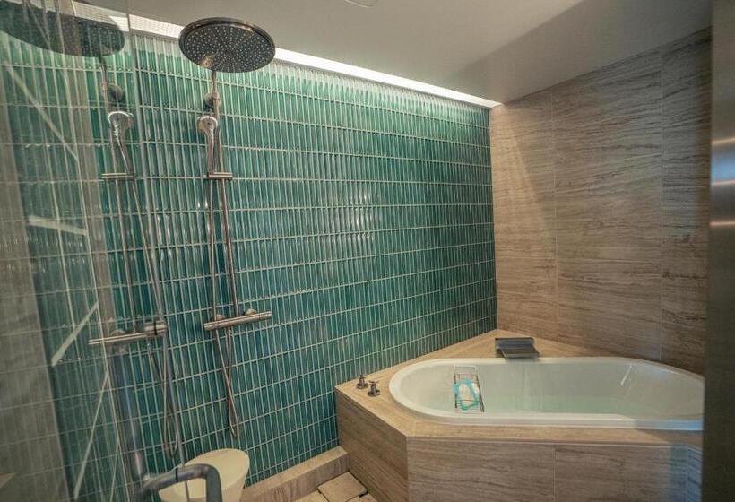 Quarto Deluxe Vista Cidade, The Aoyama Grand
