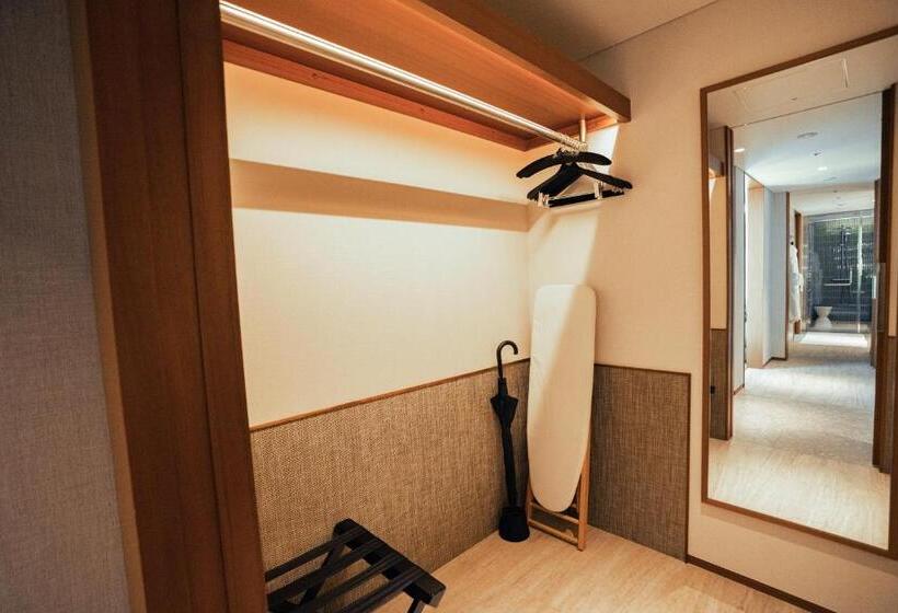 带城市景观的套间, The Aoyama Grand