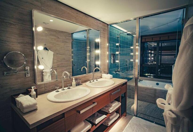 琮城市景观的豪华间, The Aoyama Grand