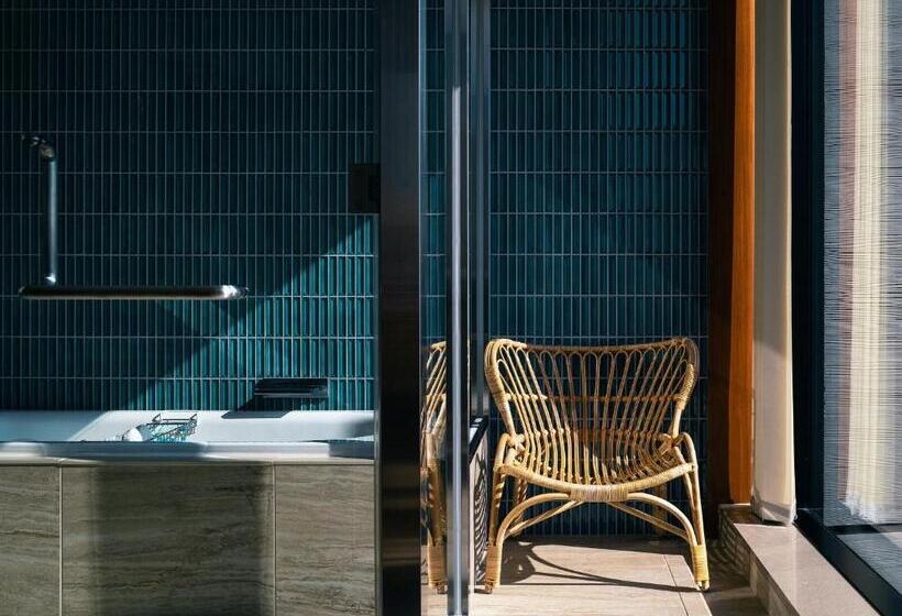 带城市景观的套间, The Aoyama Grand