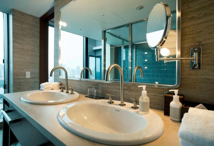 带城市景观的套间, The Aoyama Grand