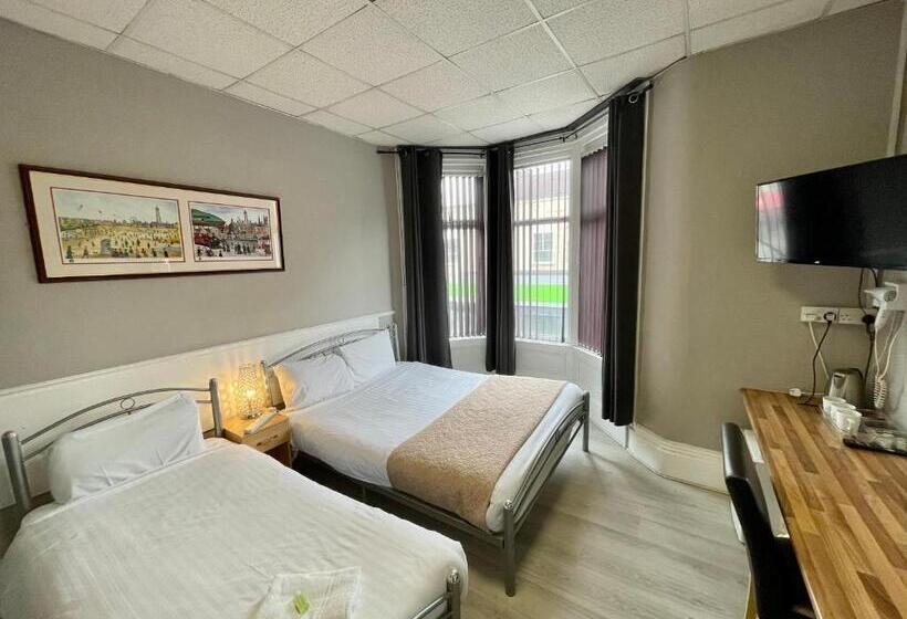 Номер Стандарт Трехместный, Topaz Blackpool