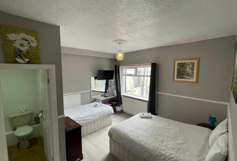 Номер Стандарт Трехместный, Topaz Blackpool