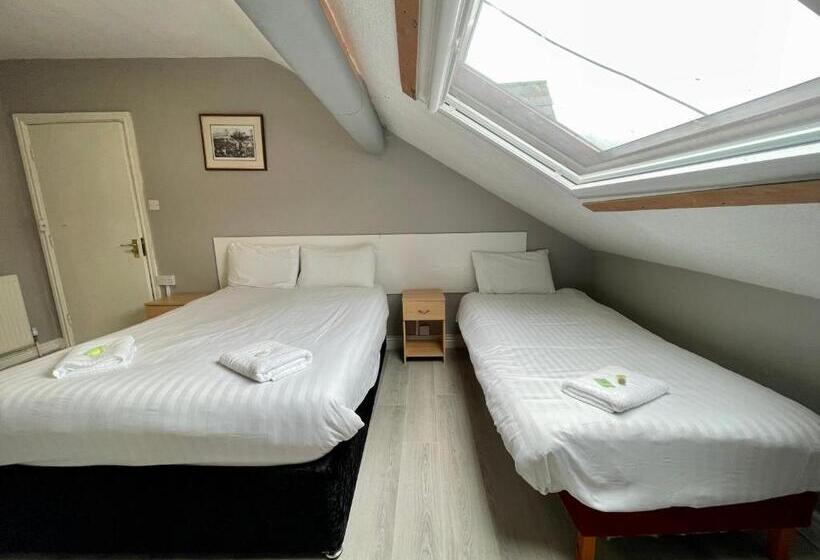 Трежместный Номер Economy, Topaz Blackpool