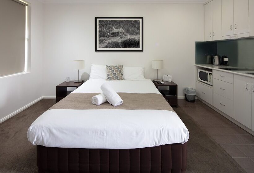 חדר סטנדרט לשלושה, Merivale Motel