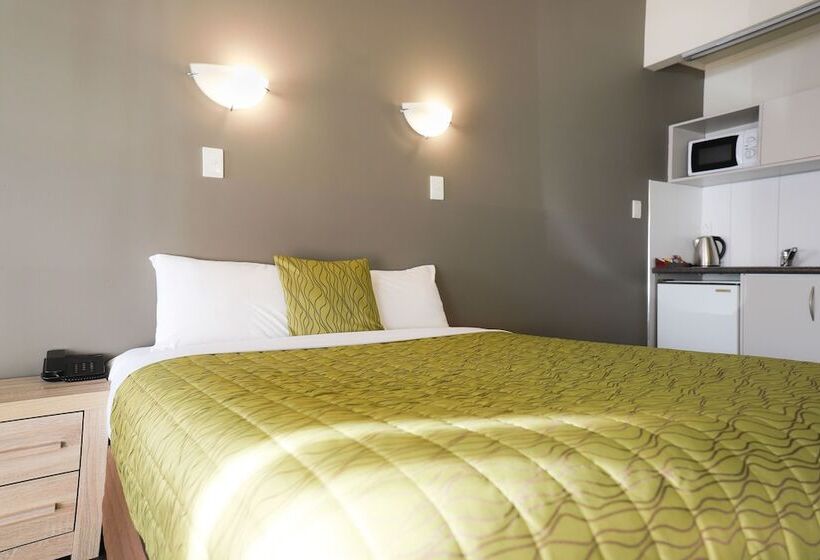 חדר סטנדרט, Airport Manor Inn