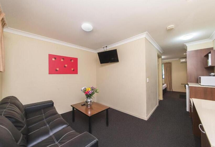 سوییت, Rocky Resort Motor Inn