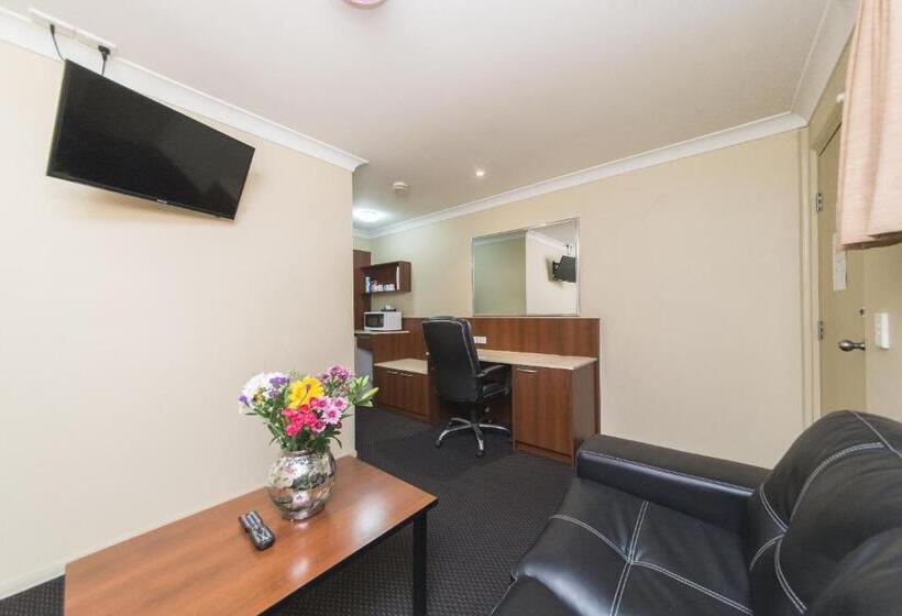 سوییت, Rocky Resort Motor Inn