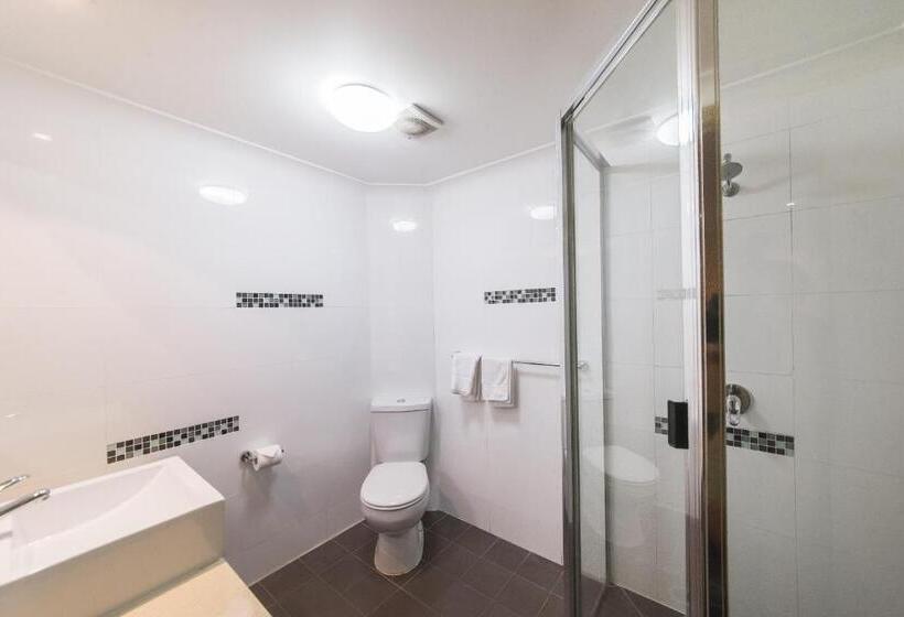 سوئیت با تخت بزرگ, Rocky Resort Motor Inn