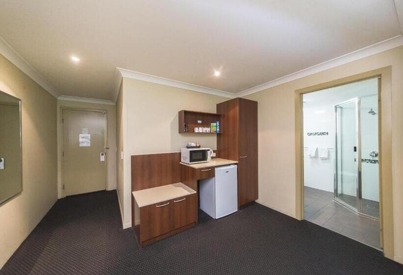 سوئیت با تخت بزرگ, Rocky Resort Motor Inn