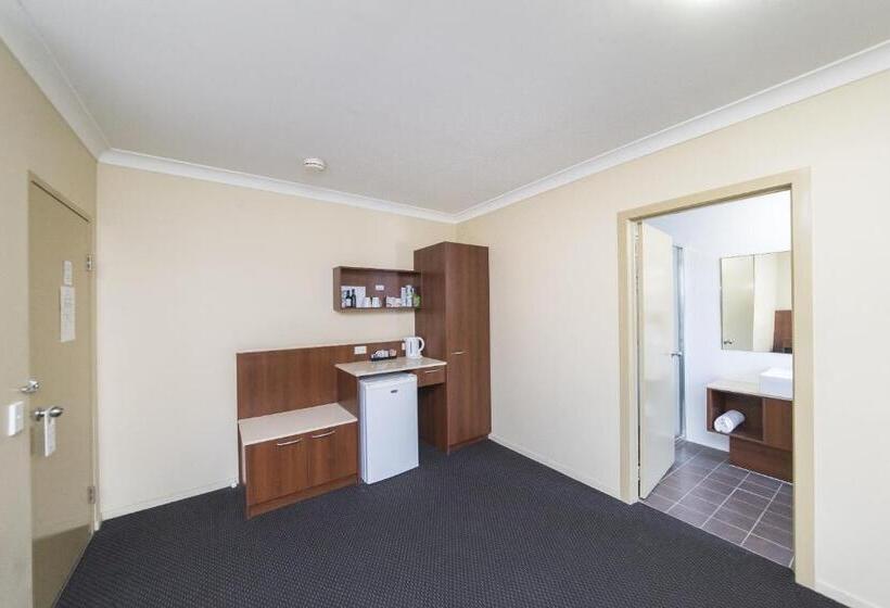 استودیوی استاندارد, Rocky Resort Motor Inn