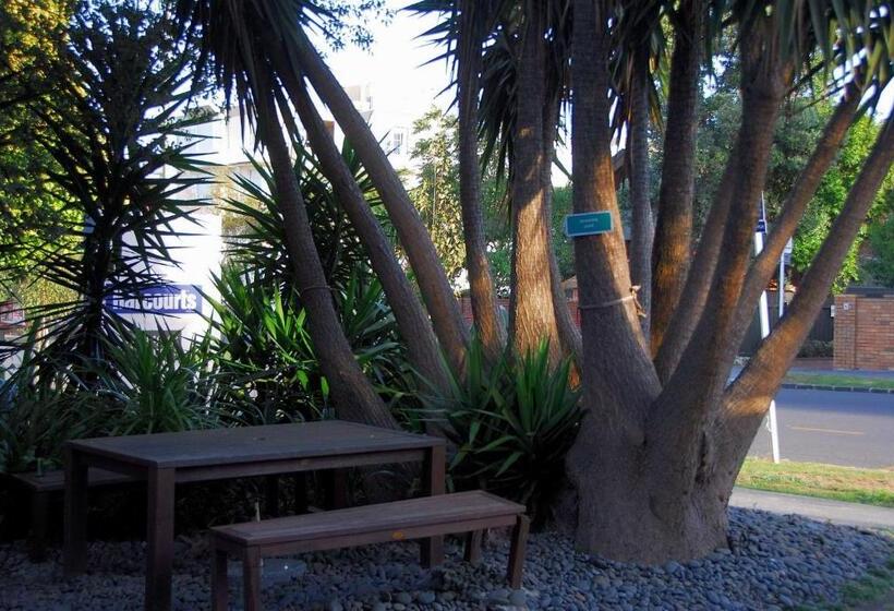 إستوديو قياسى, Off Broadway Motel