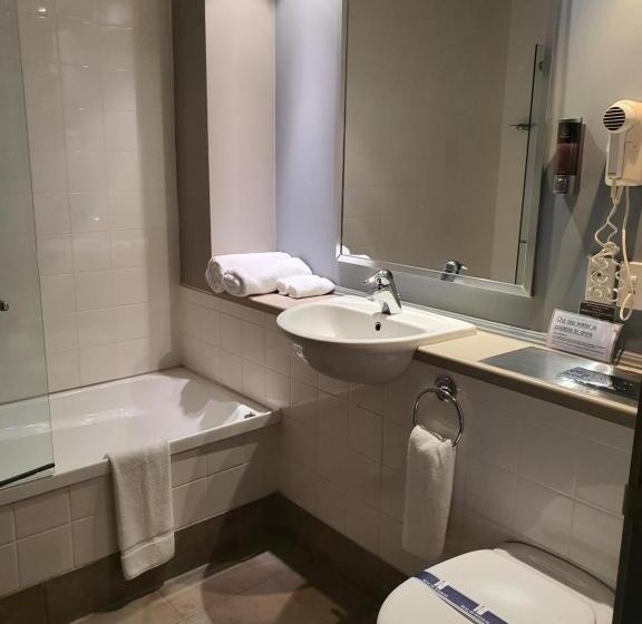 إستوديو قياسى, Off Broadway Motel