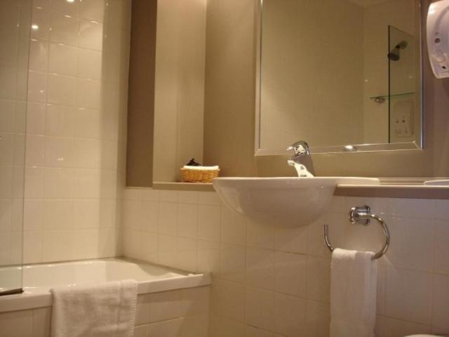 إستوديو قياسى, Off Broadway Motel