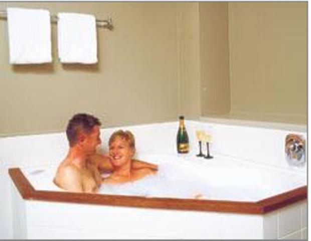 جناح إدارى, Off Broadway Motel