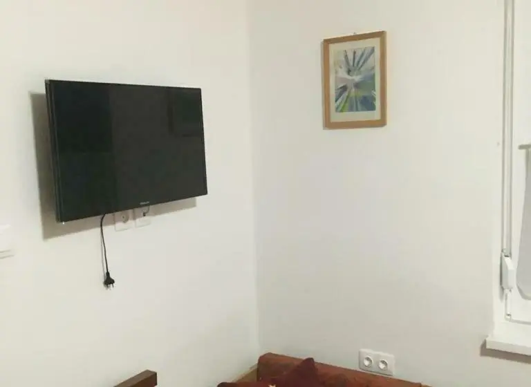 Standard-huone, Dombi Porta