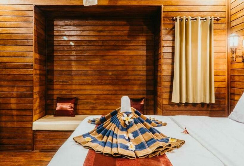 بنجلو قياسى مطلّ علي الحديقة, Taman Tirta Villas Lembongan