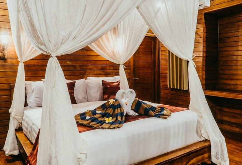 بنجلو قياسى مطلّ علي الحديقة, Taman Tirta Villas Lembongan