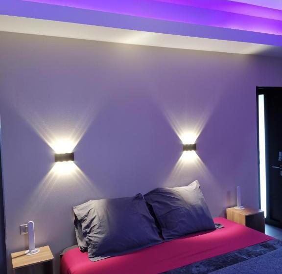 استودیوی لوکس, Hostal 170 Room 14 Service Appartement