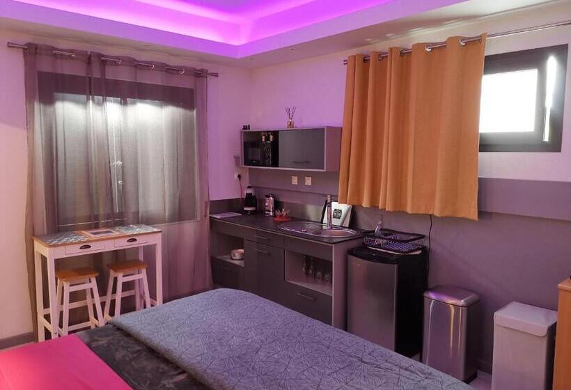 استودیوی لوکس, Hostal 170 Room 14 Service Appartement