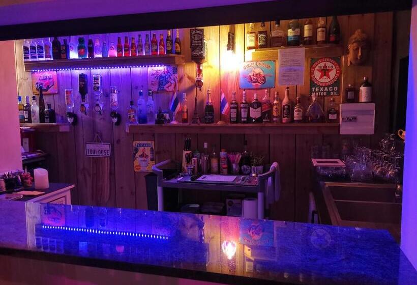 استودیوی لوکس, Hostal 170 Room 14 Service Appartement