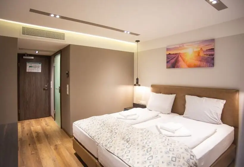 Deluxe-huone, Asd