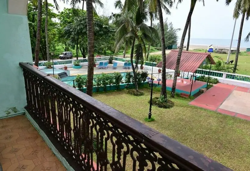 オーシャンビュースタンダードルーム, Swim Sea Beach Resort, Panjim