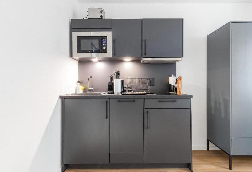 带阳台套房, Limehome Essen Kettwiger Straße