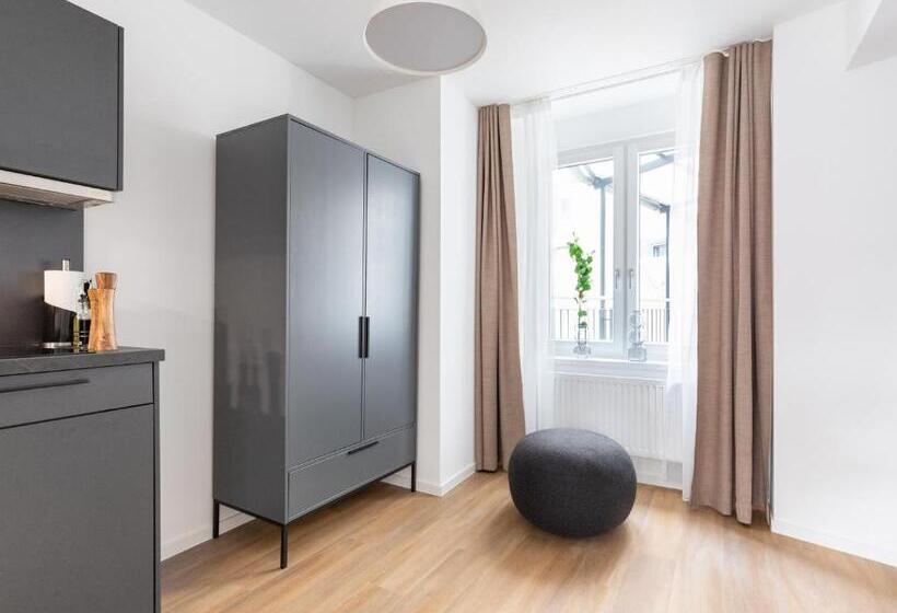 带阳台套房, Limehome Essen Kettwiger Straße