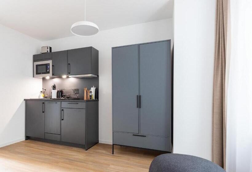 Люкс с Балконом, Limehome Essen Kettwiger Straße