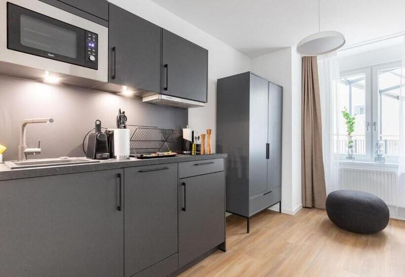Люкс с Балконом, Limehome Essen Kettwiger Straße
