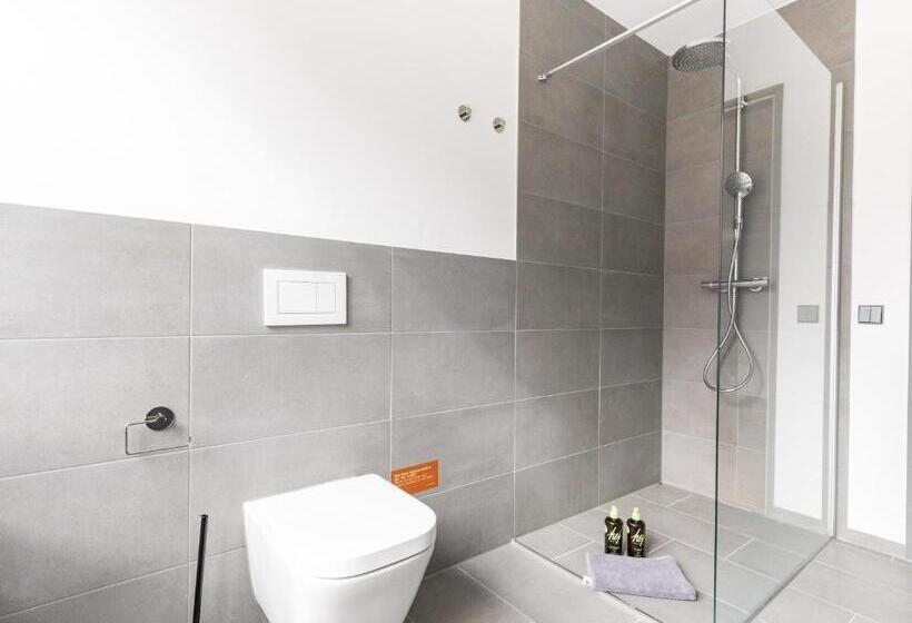 带阳台套房, Limehome Essen Kettwiger Straße