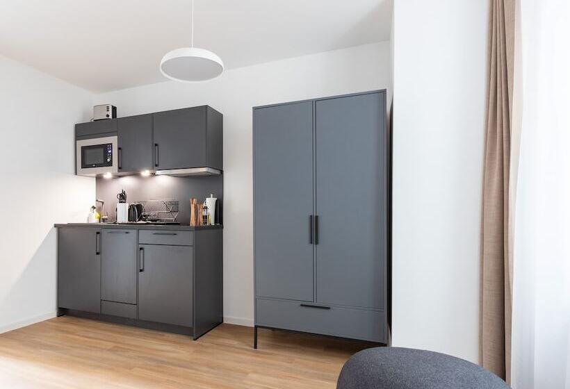 带阳台套房, Limehome Essen Kettwiger Straße