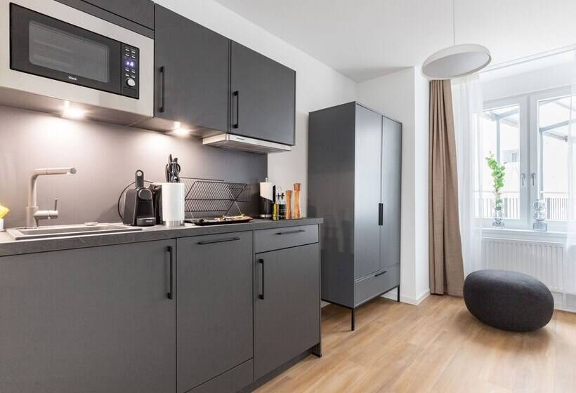 带阳台套房, Limehome Essen Kettwiger Straße