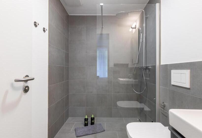 جناح, Limehome Essen Kettwiger Straße