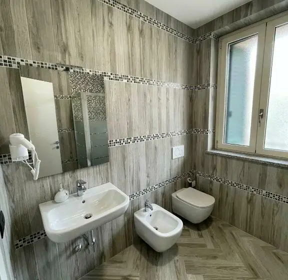 バルコニー付きデラックスルーム, Holiday Rooms Rho
