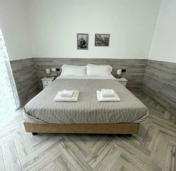 バルコニー付きデラックスルーム, Holiday Rooms Rho