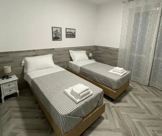 デラックスルーム, Holiday Rooms Rho
