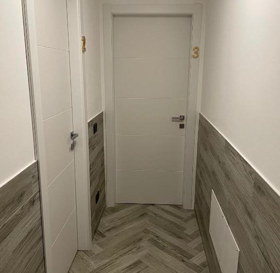 豪华房间, Holiday Rooms Rho