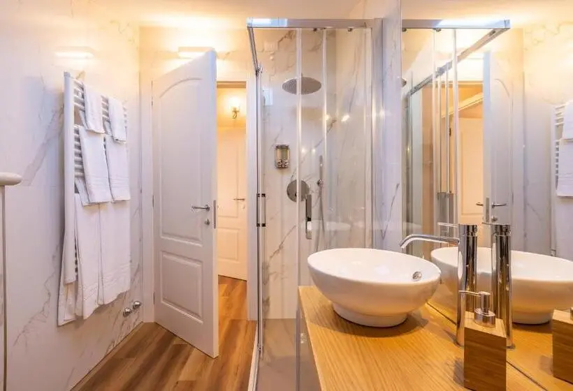 ファミリールーム, B&b Follonica
