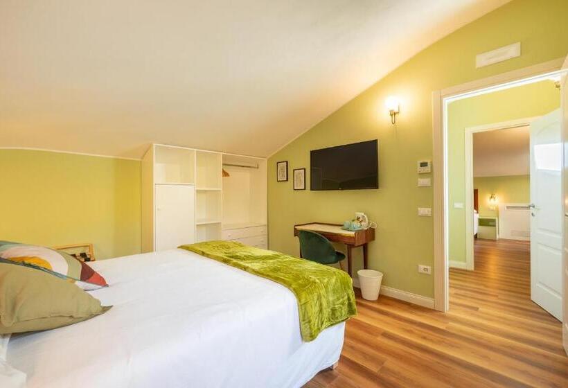Семейный Номер, B&b Follonica