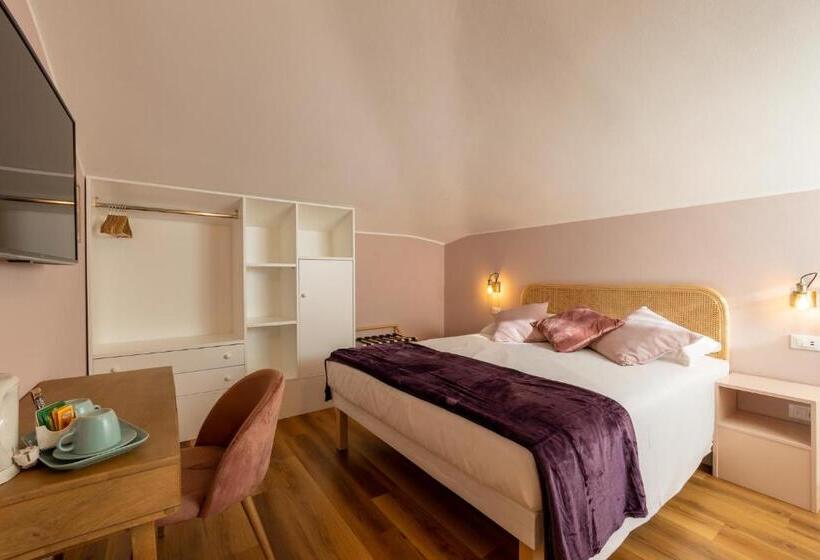 패밀리 룸, B&b Follonica