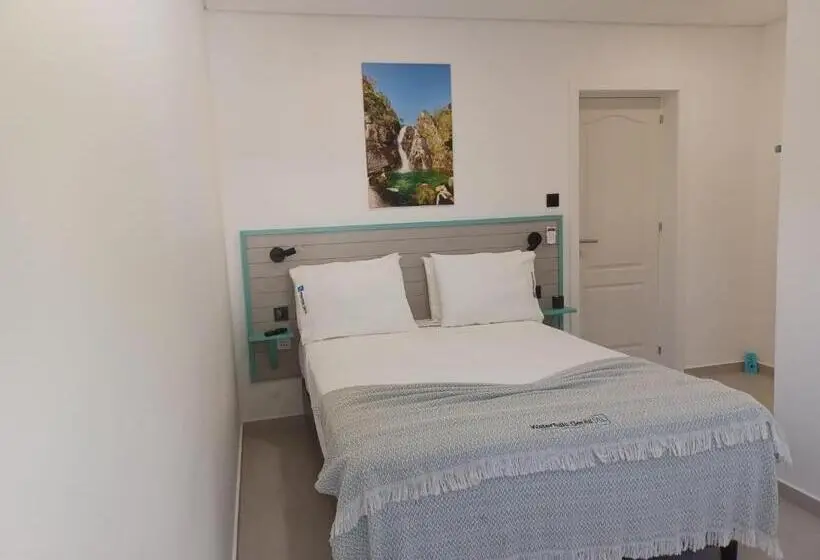 プールビュースタンダードルーム, Waterfalls Gerês Al