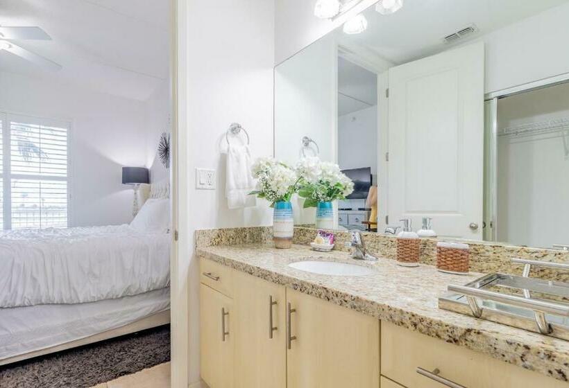 شقة غرفة واحدة مطلة على حمام السباحة, Fishermans Landing On The Bay  Las Marinas