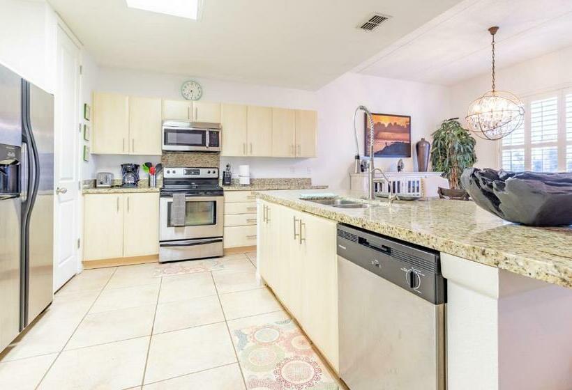 شقة غرفة واحدة مطلة على حمام السباحة, Fishermans Landing On The Bay  Las Marinas