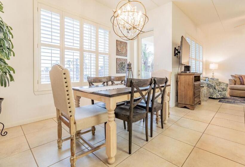 شقة غرفة واحدة مطلة على حمام السباحة, Fishermans Landing On The Bay  Las Marinas