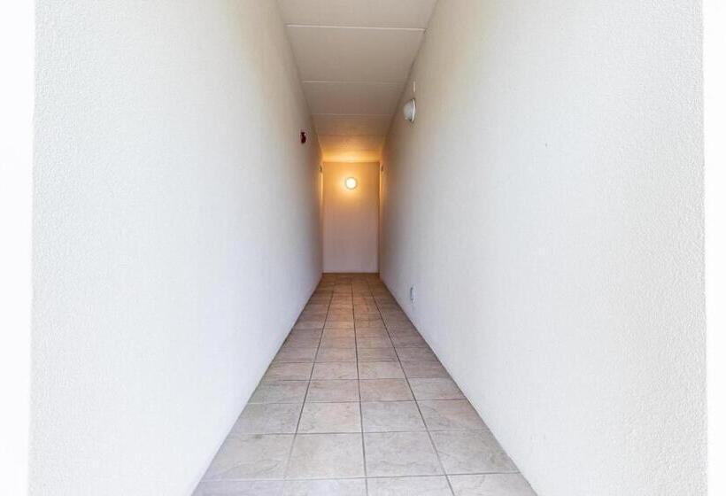 شقة غرفة واحدة مطلة على حمام السباحة, Fishermans Landing On The Bay  Las Marinas