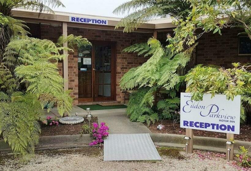 חדר סטנדרט לשלושה עם נוף לגינה, Eildon Parkview Motor Inn Room 8