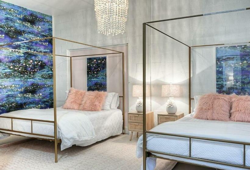 Студия Стандарт, The Oleander Hotel Room 9